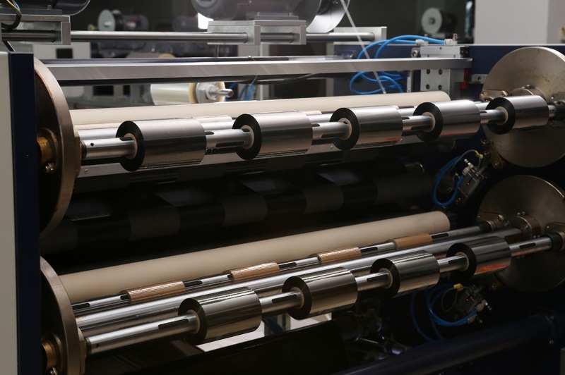 碳帶分條機的制作方法 碳帶分條機的制作方法