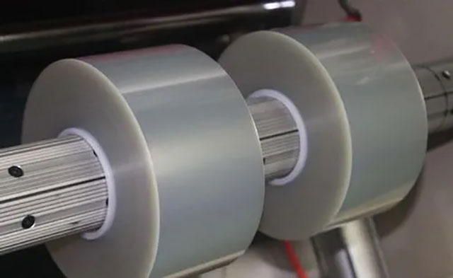 如何選擇適合塑料行業(yè)的自動(dòng)分切機(jī)？